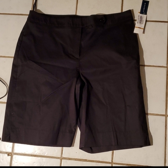 Jones New York Shorts Womens Stretch Size 16 NEW Black Long Bermuda - Picture 9 of 9